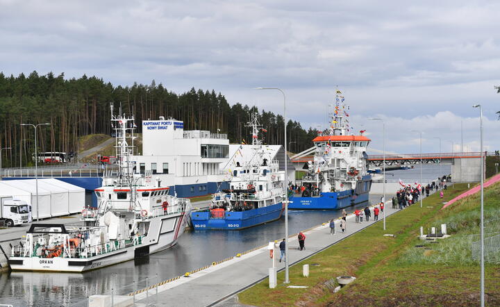 kanał żeglugowy na Mierzei, widok w stronę Bałtyku / autor: fotoserwis PAP