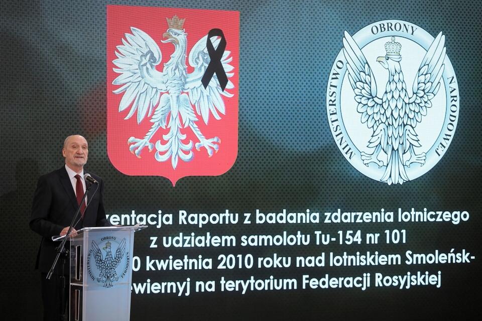 Prezentacja raportu podkomisji smoleńskiej / autor: PAP/Paweł Supernak