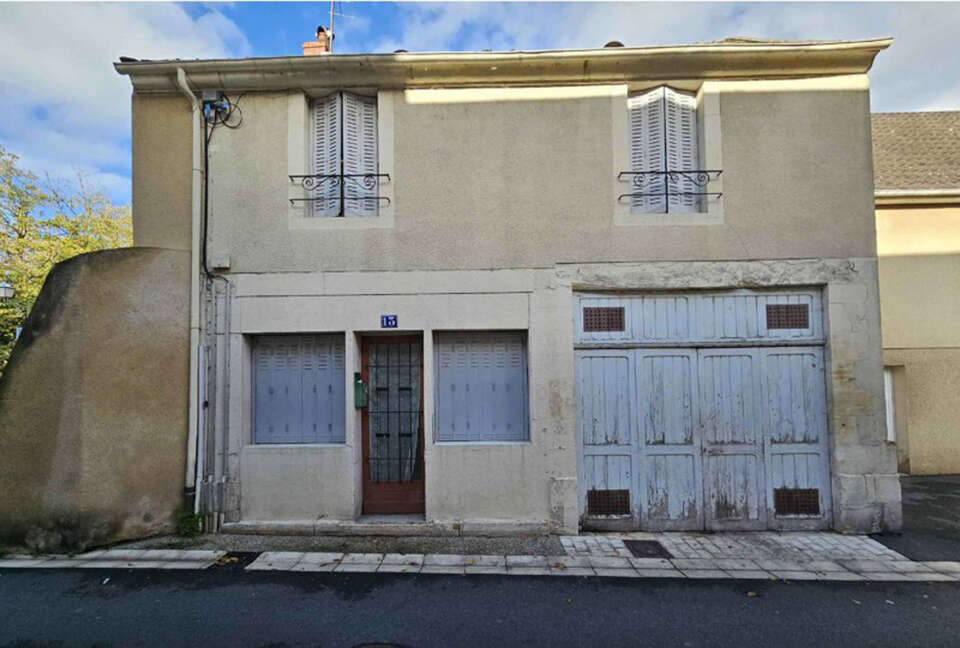 Miasteczko we Francji sprzeda dom za 1 euro
