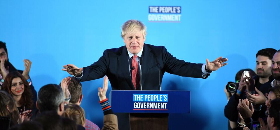 Triumfujący Boris Johnson / autor: PAP/EPA