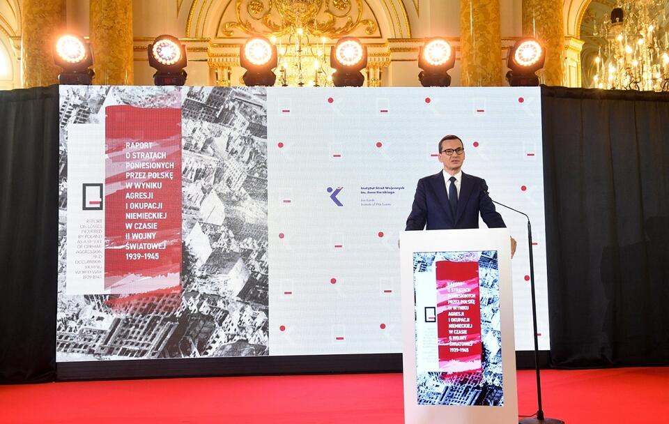 Premier Mateusz Morawiecki podczas prezentacji raportu / autor: PAP/Radek Pietruszka