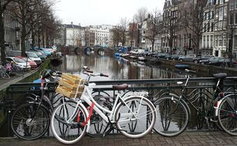 Słynąca z rowerów Holandia, stawia na „elektryki”