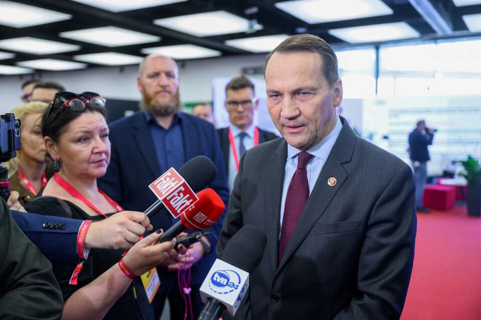 WP na Ukrainie? Sikorski uspokaja czy zwodzi przed wyborami?