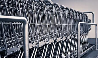 Polacy przestają kupować w hipermarketach
