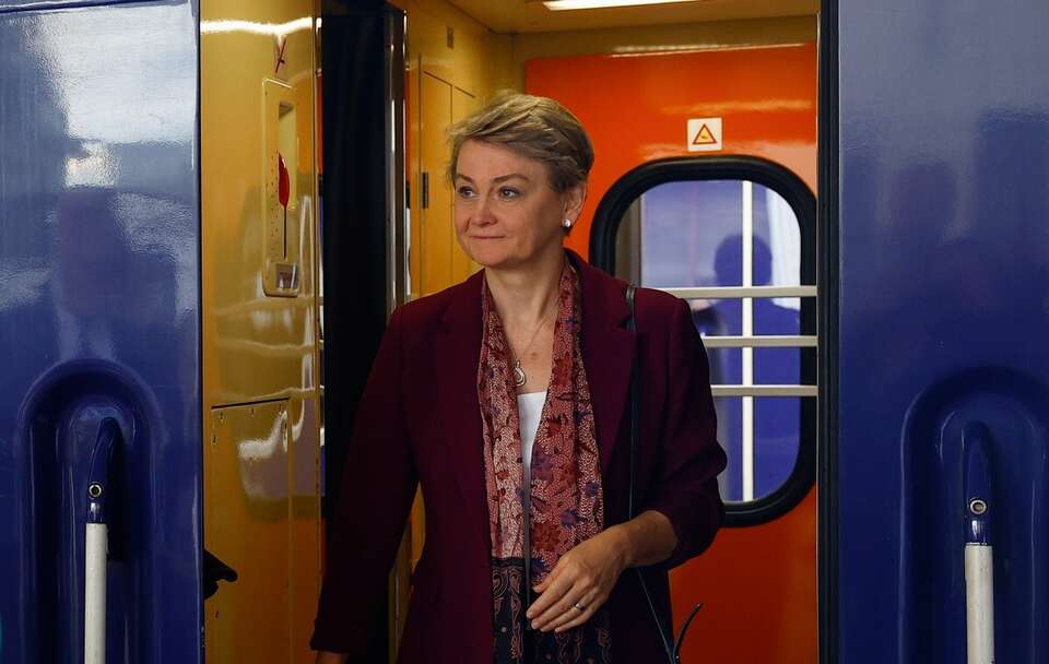 Yvette Cooper jest już w Kijowie / autor: PAP/EPA/VALENTYN OGIRENKO / POOL