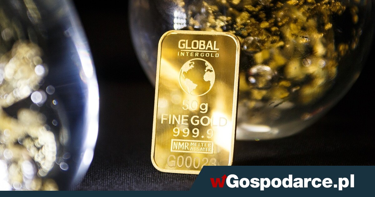 Złoto atakuje 3700 dol. przy słabnącym dolarze