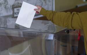 Głosowanie w referendum w sprawie odwołania Aleksandra Miszalskiego z urzędu prezydenta Krakowa / autor: PAP/Łukasz Gągulski