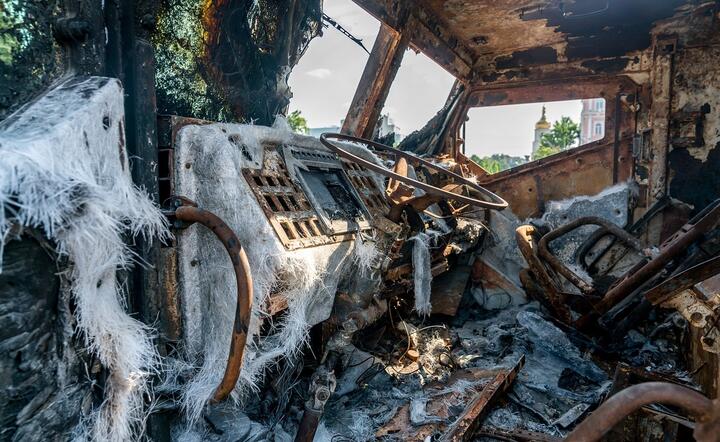 Zniszczony rosyjski pojazd wojskowy w okolicach Bachmutu / autor: Fratria / Andrzej Skwarczyński