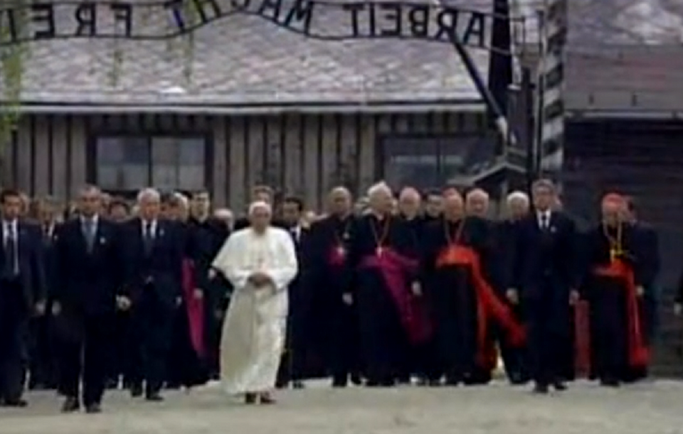 Wizyta Benedykta XVI w Auschwitz / autor: screenshot vod.tvp.pl Benedykt XVI w Polsce S1E5