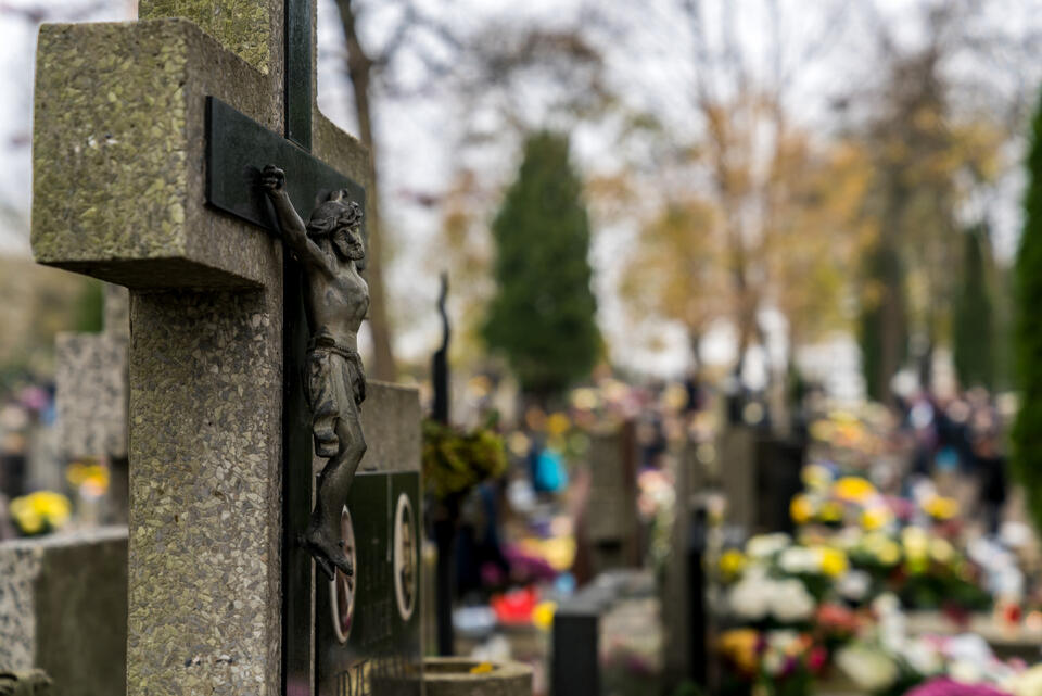 Czy 1 listopada będą zamknięte cmentarze? / autor: FRATRIA