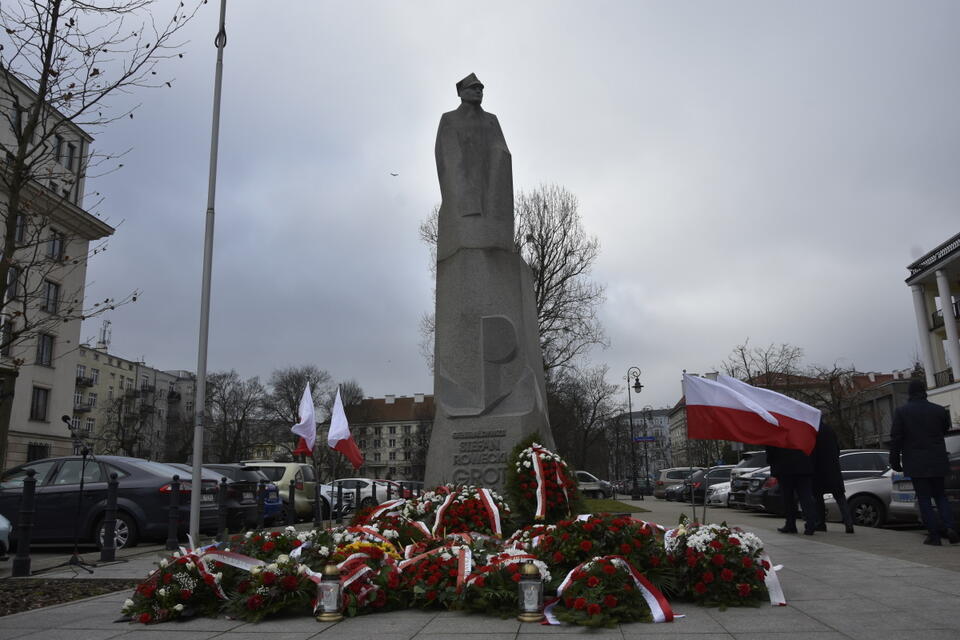 Pomnik gen. Roweckiego "Grota" w Warszawie  / autor: Fratria 