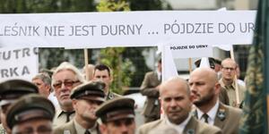 Leśnicy manifestują przed Sejmem / autor: PAP/Leszek Szymański