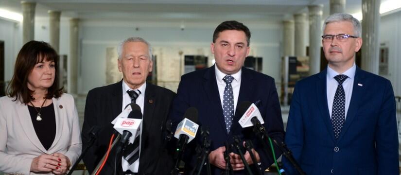 Sylwester Chruszcz, który odszedł z Kukiz'15, wstąpił do ...