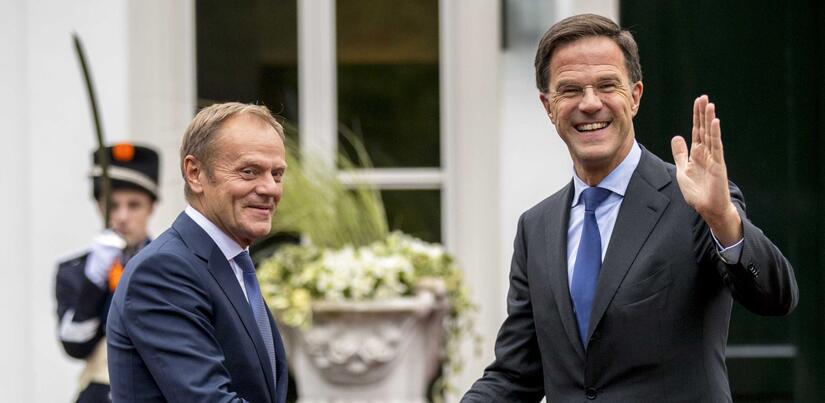 Szef RE Donald Tusk i premier Holandii Mark Rutte (swoją drogą jeden z głównych krytyków Polski w UE) / autor: PAP/EPA