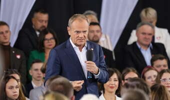 Tusk nagle twardy w sprawie migracji - dlaczego?