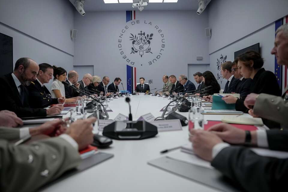 Paryż, Berlin i Londyn deklarują „gotowość na działania obronne"