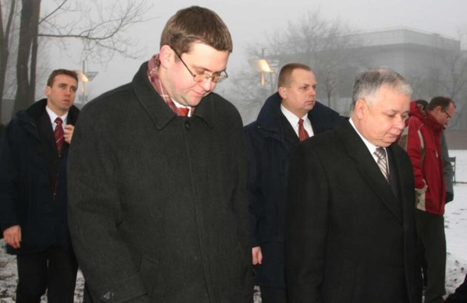 Symboliczne pożegnanie Prezydenta m.st. Warszawy z Muzeum, tuż przed zaprzysiężeniem na Prezydenta RP, 23 grudnia 2005, fot. MPW