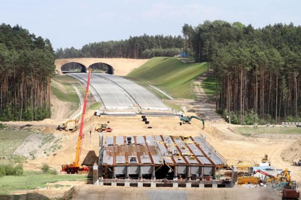 Budowa autostrady A2. Fot. PAP / Adam Ciereszko