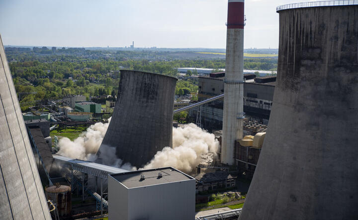 Wyburzenie chłodni kominowej Elektrowni Łagisza / autor: Materiały prasowe