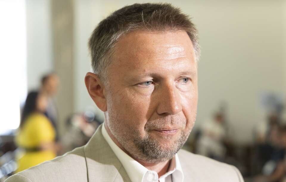 Kierwiński szydził z opozycji ws. SAFE. "Biedacy"