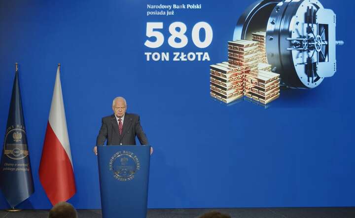 Prezes NBP prof. Adam Glapiński na konferencji, 9 kwietnia 2026 r. / autor: YT @nbppl  screen