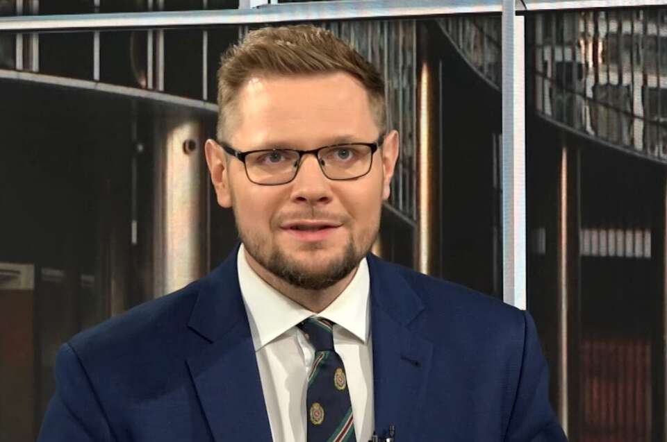 Poseł PiS Michał Woś w programie "Rozmowa Wikły" na antenie Telewizji wPolsce24 / autor: Telewizja wPolsce24