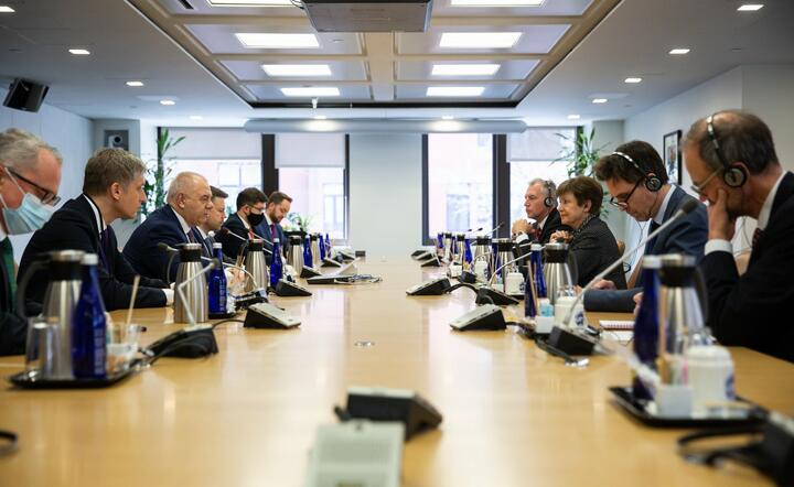 wicepremier Jacek Sasin spotkał się z szefową Międzynarodowego Funduszu Walutowego Kristaliną Gieorgiew / autor: Twitter/Jacek Sasin 