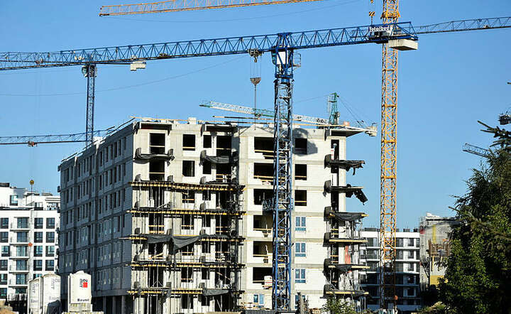 Dobre wiadomości napływają z rynku nieruchomości. Spadają ceny mieszkań / autor: Fratria