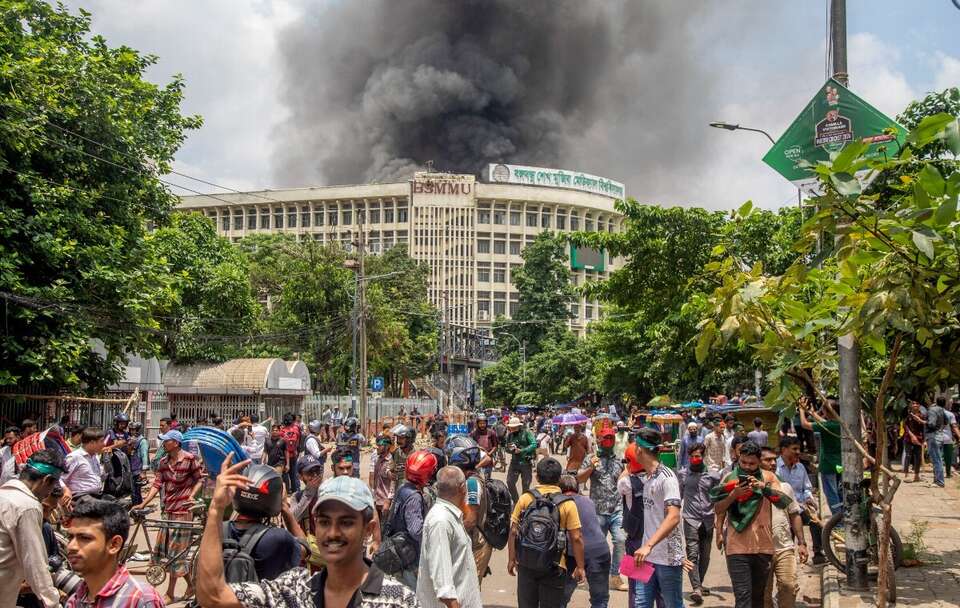 Premier Bangladeszu złożyła dymisję. To efekt protestów / autor: PAP/EPA/MONIRUL ALAM