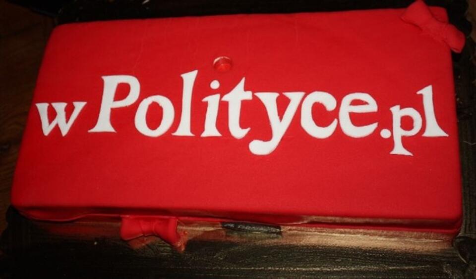 Pierwszy tort urodzinowy wPolityce.pl. 