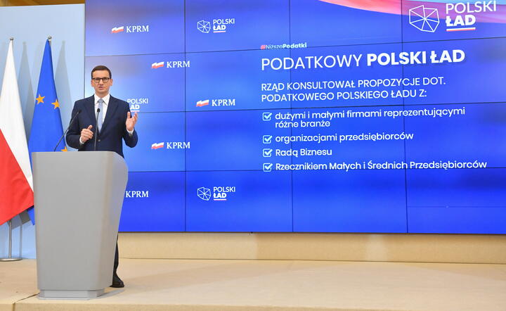 Premier Mateusz Morawiecki podczas konferencji prasowej  / autor: PAP/Radek Pietruszka