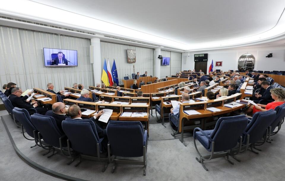 Senatorowie na sali obrad Senatu / autor: PAP/Paweł Supernak