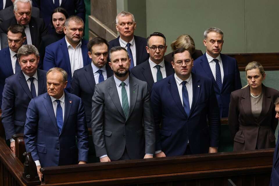 Sejm przegłosował przyjęcie programu SAFE - na zdjęciu Donald Tusk i jego rząd na sali posiedzeń Sejmu / autor: PAP/Albert Zawada