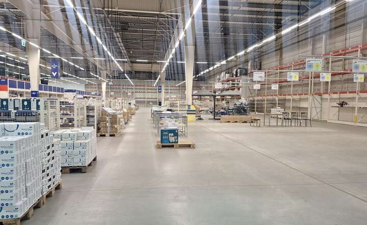 Makro zamyka cztery hale! 400 osób traci pracę