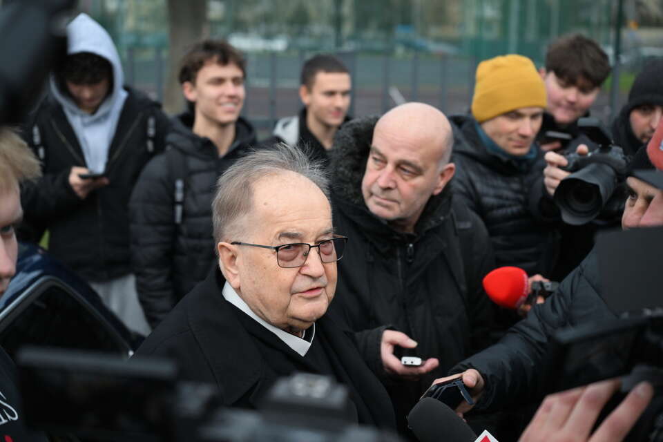 O. Tadeusz Rydzyk CSsR po przesłuchaniu w prokuraturze / autor: PAP