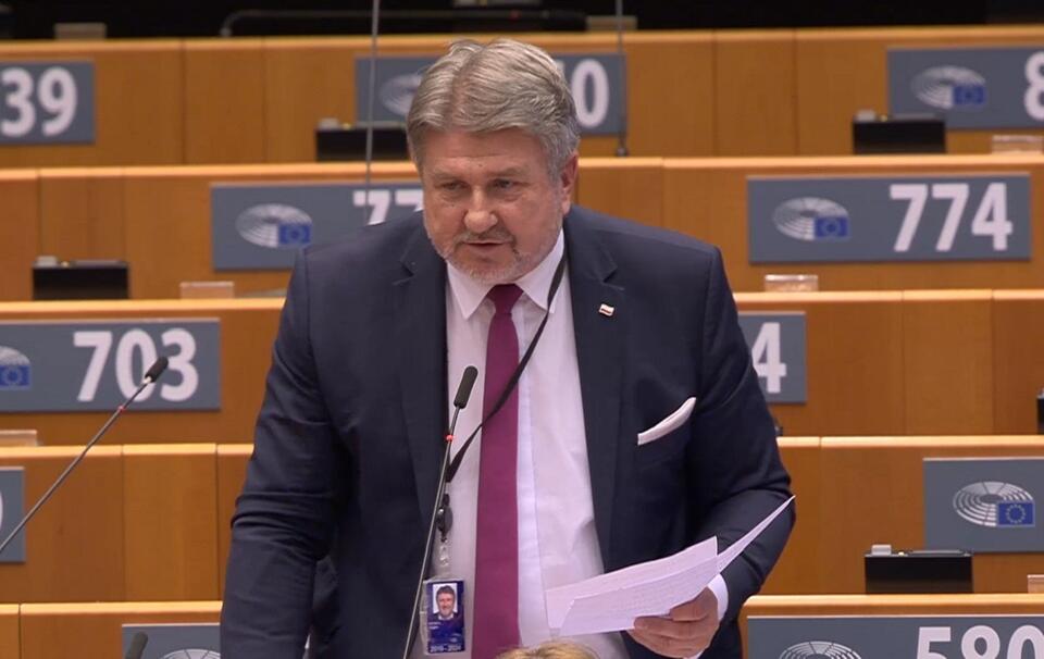 Europoseł Bogdan Rzońca przemawiający w PE / autor: screenshot: europarl.europa.eu