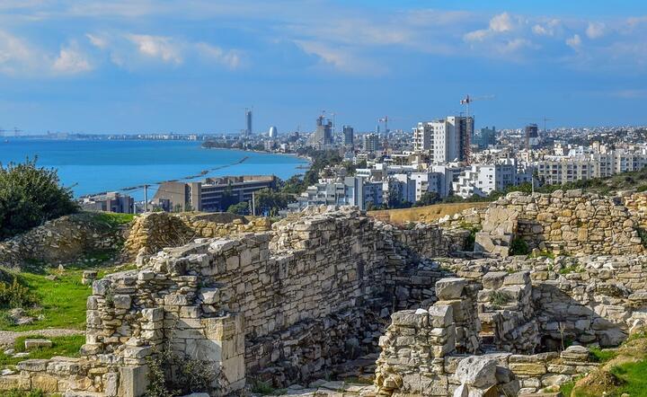 Idylliczny krajobraz cypryjskiego portu Limassol to dziś za sprawą złóż gazu i planów EastMed jeden z najgorętszych punktów geostrategicznych na mapie świata  / autor: Pixabay