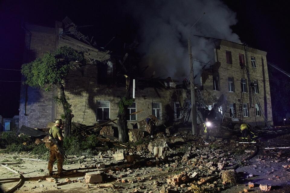 Zniszczenia w Charkowie po ataku rosyjskich dronów / autor: PAP/EPA