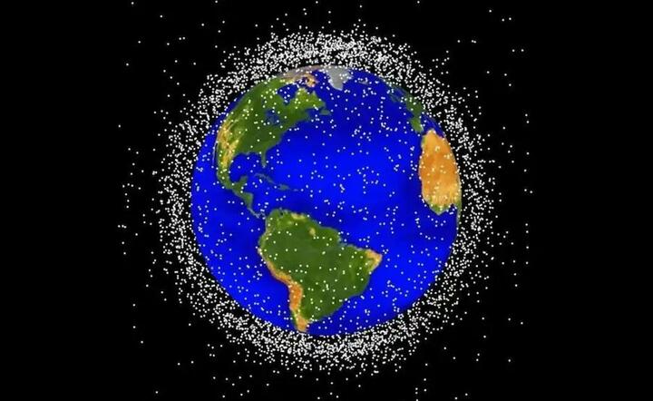 Ziemia będzie miała pierścienie ze śmieci? / autor: NASA