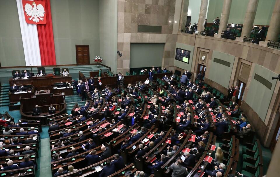 Rozpoczęto dwudniowe posiedzenie Sejmu. SPRAWDŹ SZCZEGÓŁY / autor: PAP/Tomasz Gzell