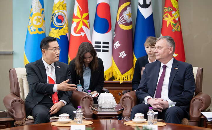 Wizyta polskiego ministra w Korei / autor: PAP/EPA/YONHAP/DEFENSE MINISTRY HANDOUT