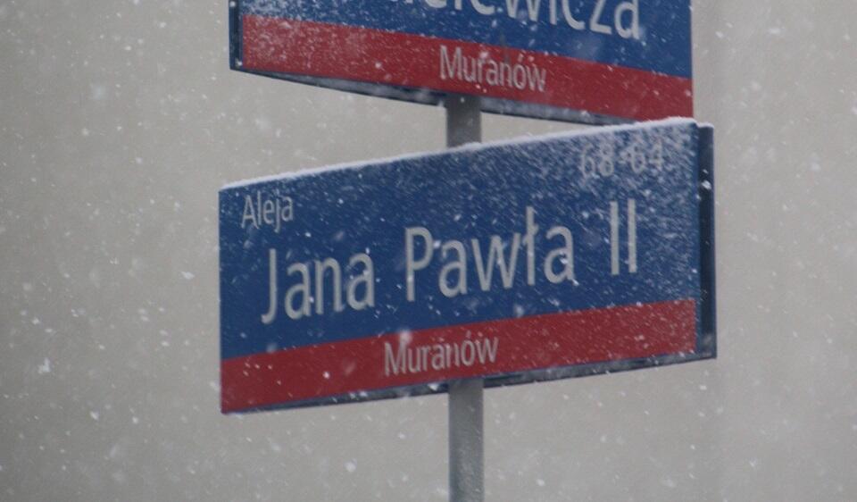 Aleja Jana Pawła II w Warszawie (zdjęcie ilustracyjne) / autor: Fratria