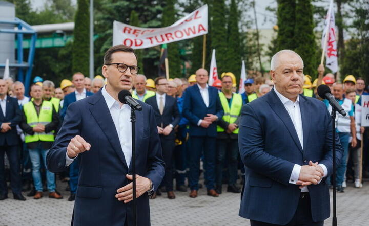 Premier Mateusz Morawiecki  i minister aktywów państwowych Jacek Sasin / autor: KPRM