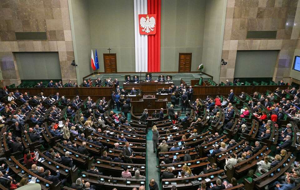 Koalicja Tuska brnie naprzód. Sejm dyskutował o likwidacji CBA