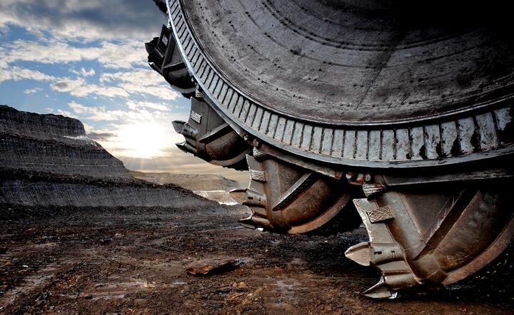 Koparka wydobywająca węgiel brunatny w kopalni w Bełchatowie, fot. PGE