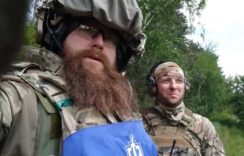 Rosyjscy żołnierze należący do Rosyjskiego Korpusu Ochotniczego. / autor: Twitter/@NOELreports