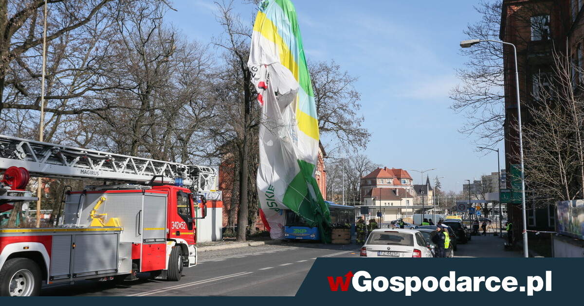 Balon spadł na centrum miasta. Jest ofiara!
