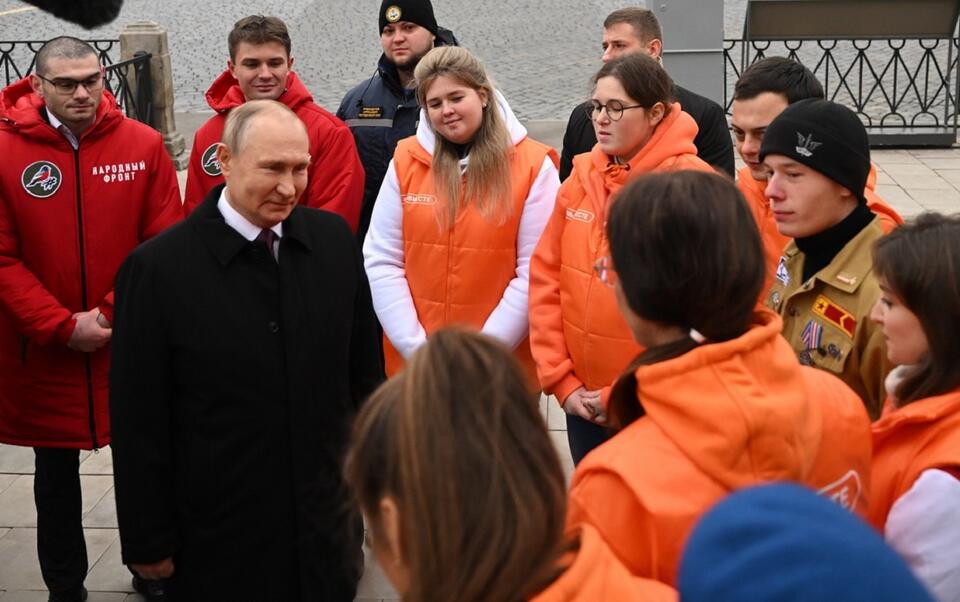 Władimir Putin na uroczystościach z okazji Dnia Jedności Narodowej / autor: PAP/EPA/GRIGORY SYSOEV / SPUTNIK / KREMLIN POOL