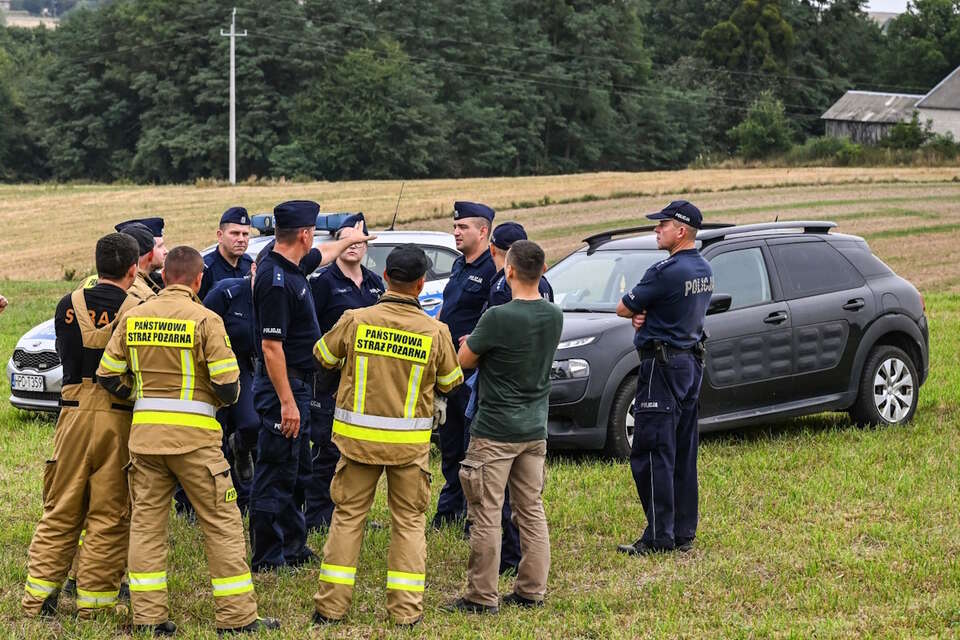 Majdan-Sielec - okolice miejsca upadku drona / autor: PAP/Wojtek Jargiło