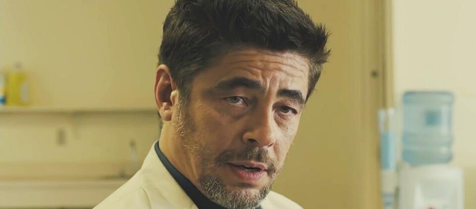 Benicio del Toro w „Sicario”, reż: Denis Villeneuve, dystr" Monilith
